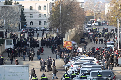 Полиция применила перцовый спрей против сторонников Саакашвили