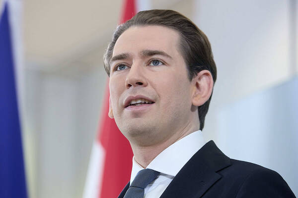 Экс-канцлер Австрии прокомментировал уход из политики