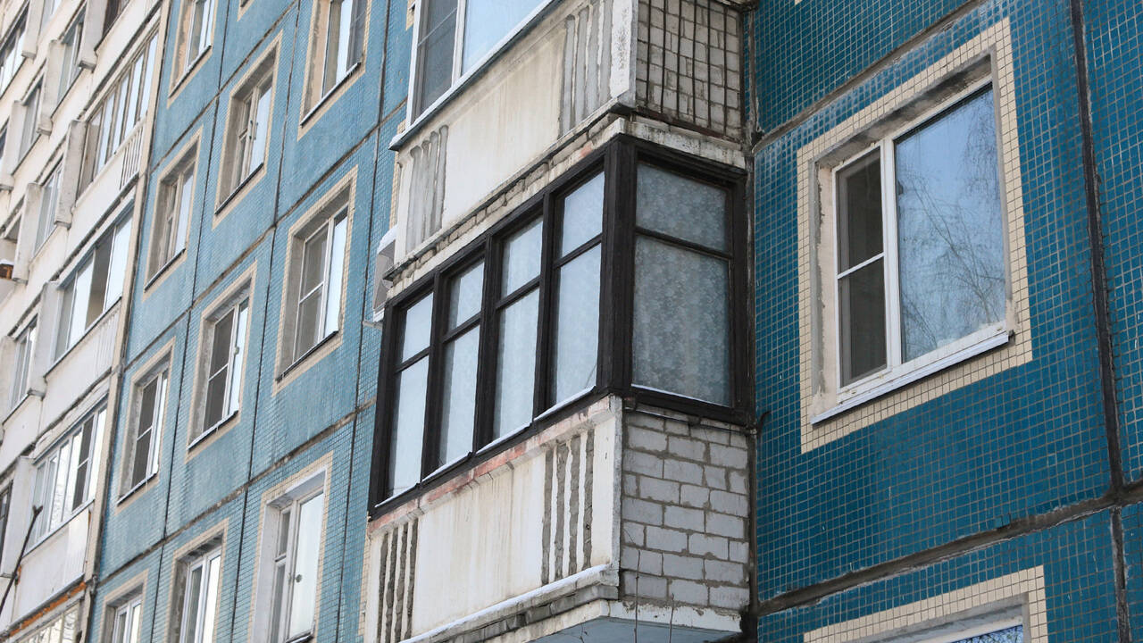 Россиянам назвали правила законного остекления балкона