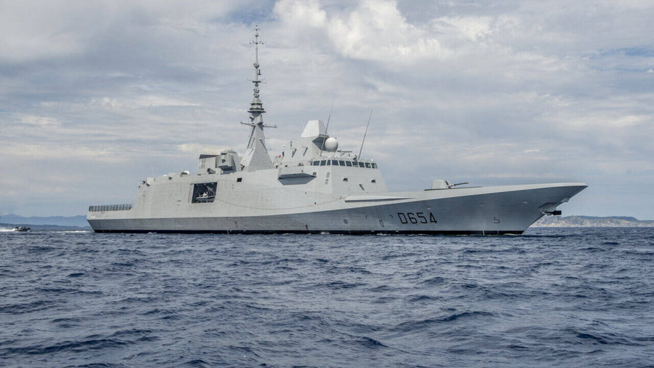 В Черное море зашел вооруженный управляемыми ракетами французский фрегат