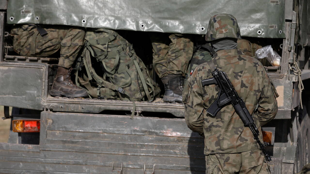 Командиров бежавшего в Белоруссию польского солдата уволили