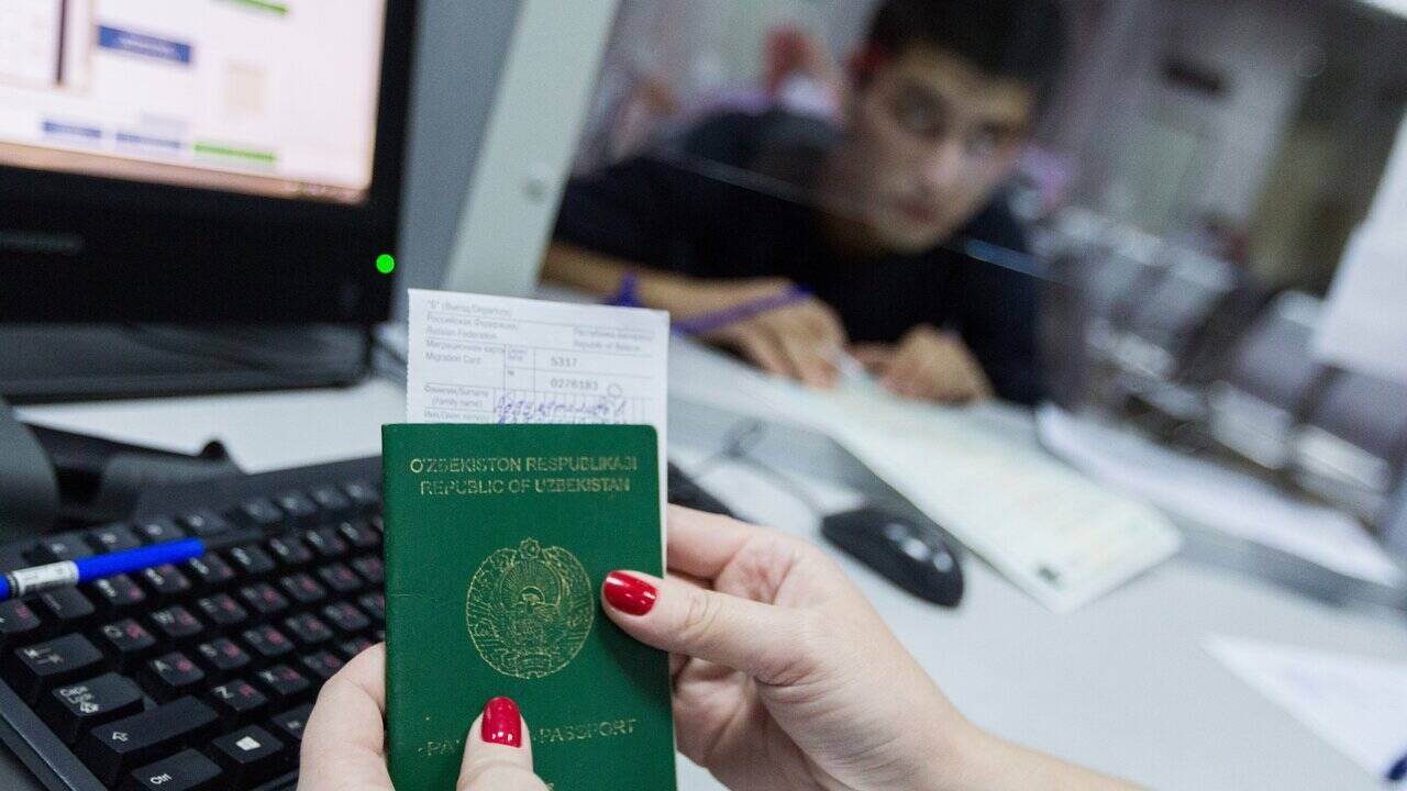 Мигрантов начнут высылать из России за незаконный труд