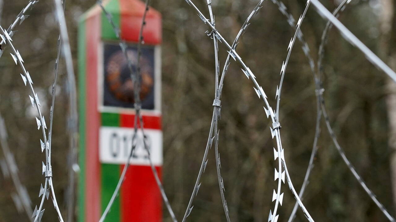 В Белоруссии заявили о напряженной обстановке у границ