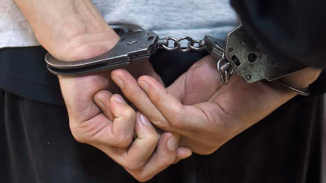 В Кузбассе задержали одного из вымогателей «дани» у военнослужащих