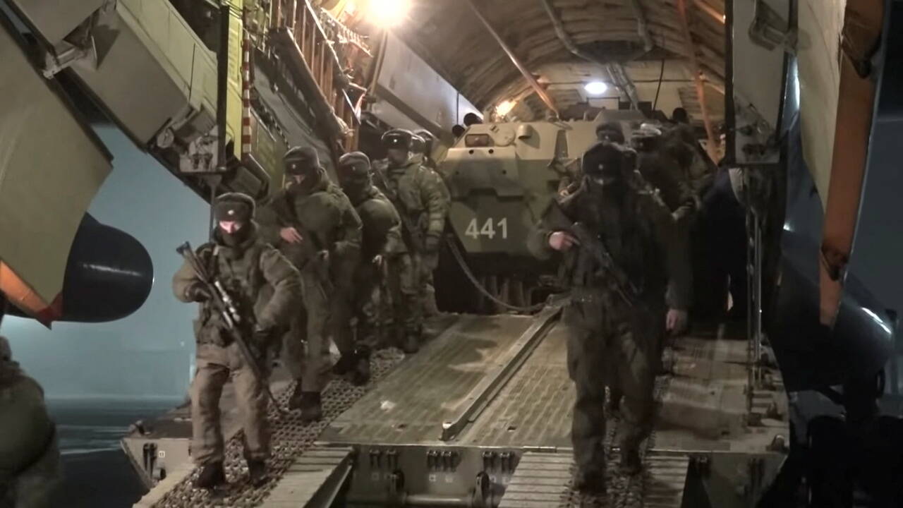 Российские военные начали тренировки в Казахстане