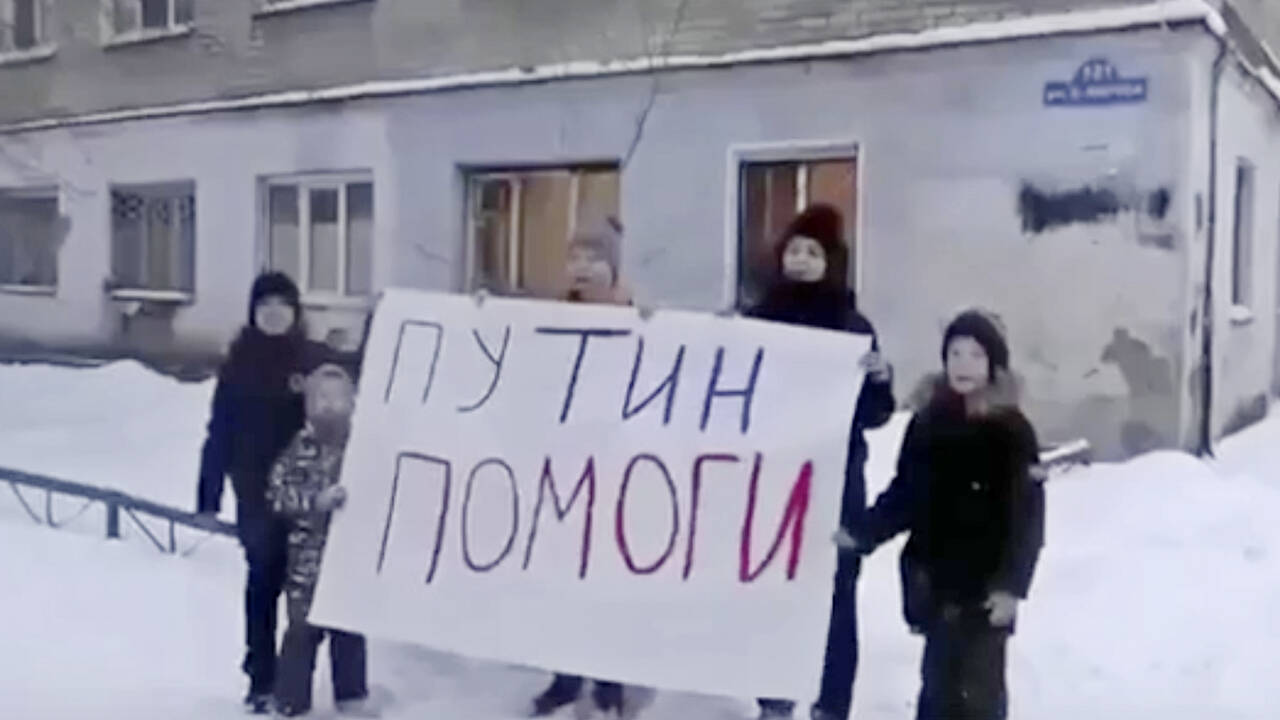 Дети из российского города попросили Путина отремонтировать дом