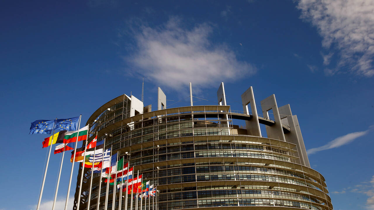 Европарламент проведет экстренное заседание по Украине