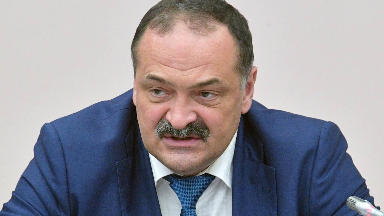 Глава Дагестана прокомментировал поведение пообещавшего бить русских мужчины
