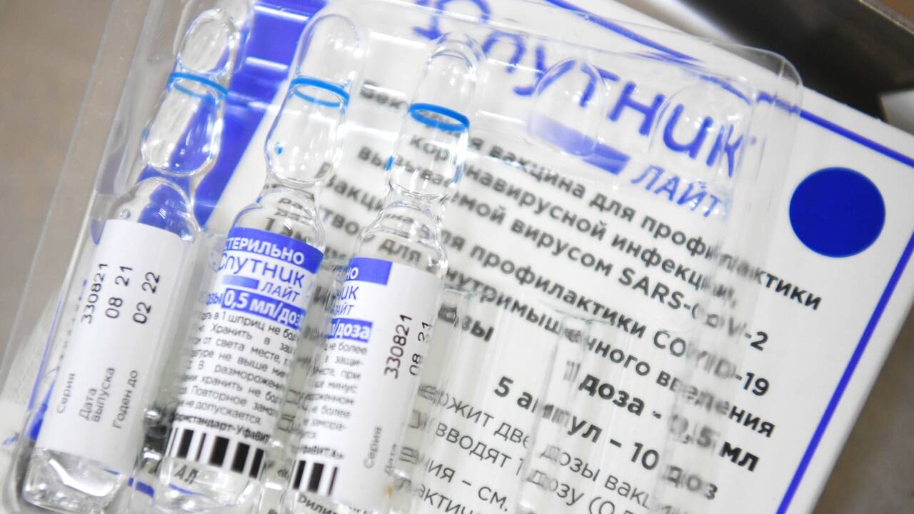 В России анонсировали начало клинических испытаний назальной вакцины от COVID-19