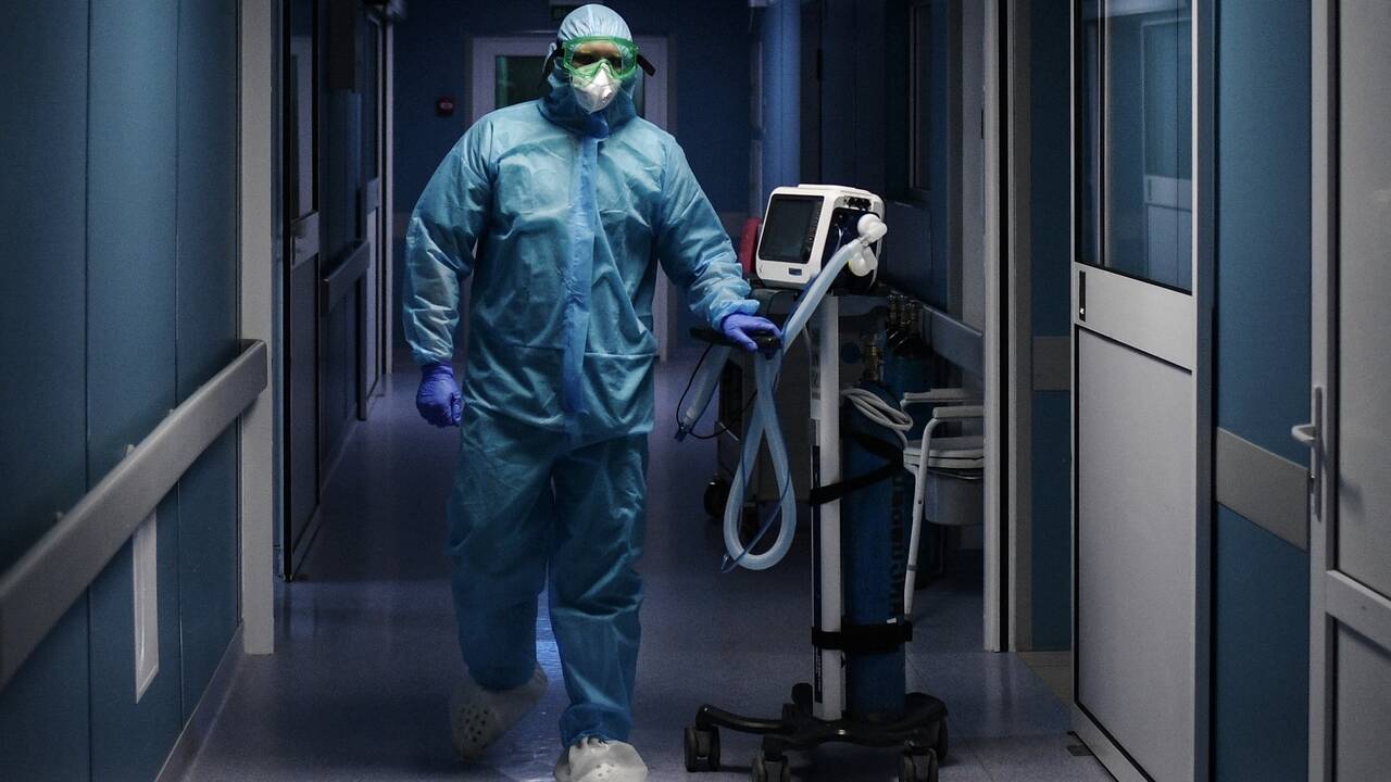 Вирусолог оценил опасность выявленного в России «стелс-омикрона»