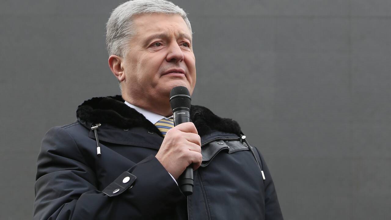 Порошенко назвал себя полковником и заявил о готовности встать на защиту Украины