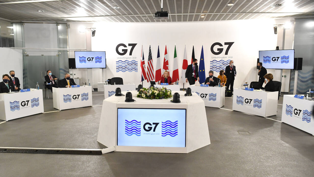 Страны G7 заявили о готовности ввести санкции против России