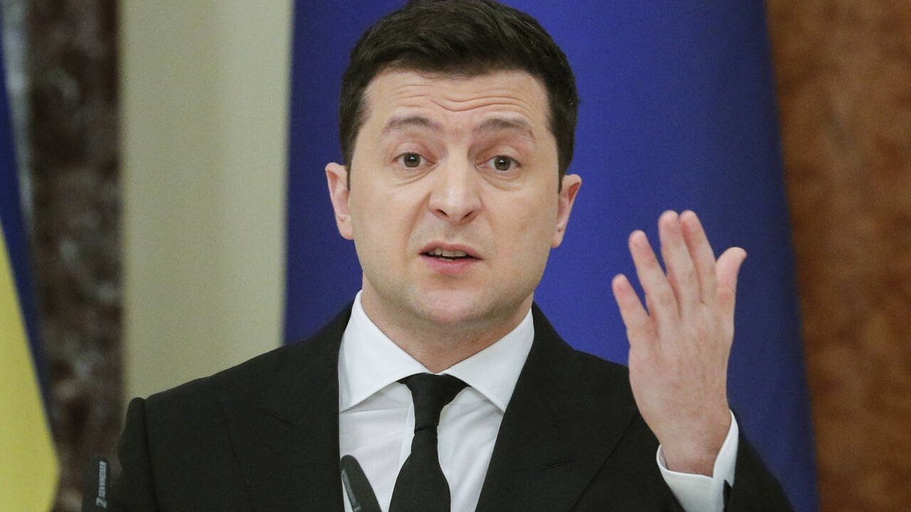 Зеленский дал сутки на возвращение в страну уехавшим с Украины депутатам