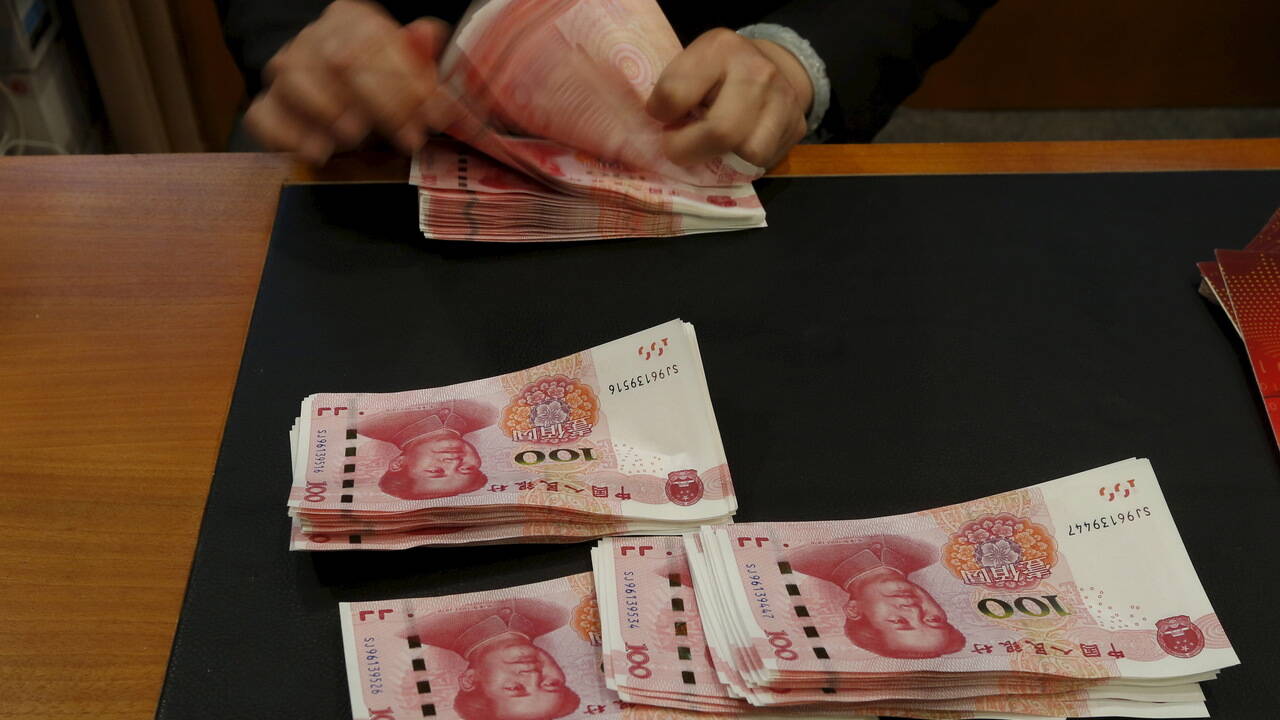 Россия помогла Китаю потеснить доллар