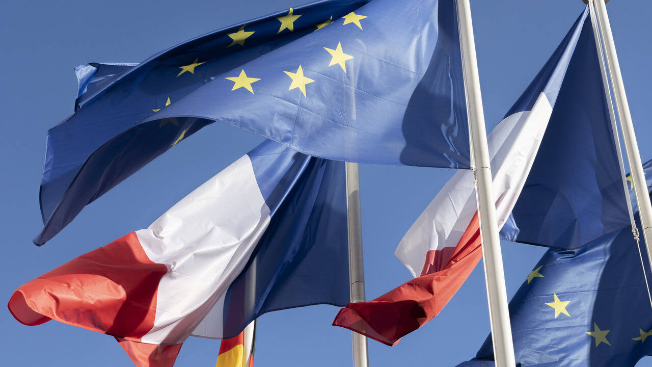 Власти Франции рекомендовали компаниям не спешить с уходом из России