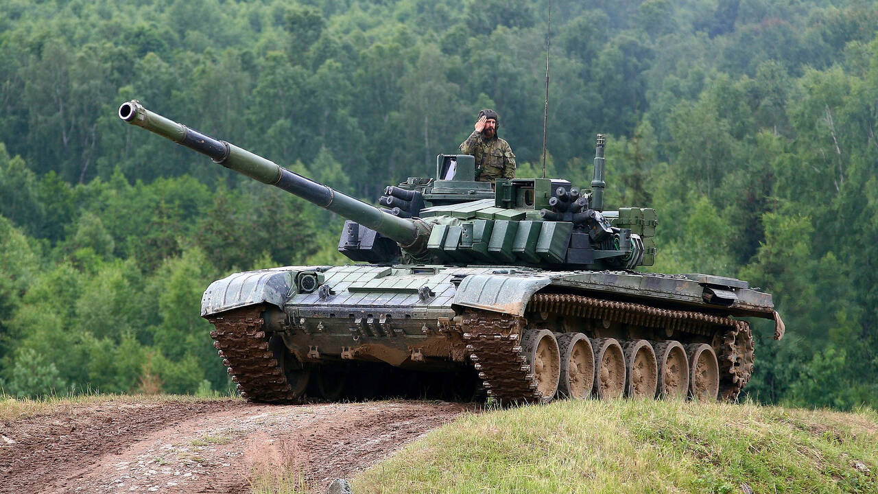 Член НАТО отправил на Украину тяжелую бронетехнику