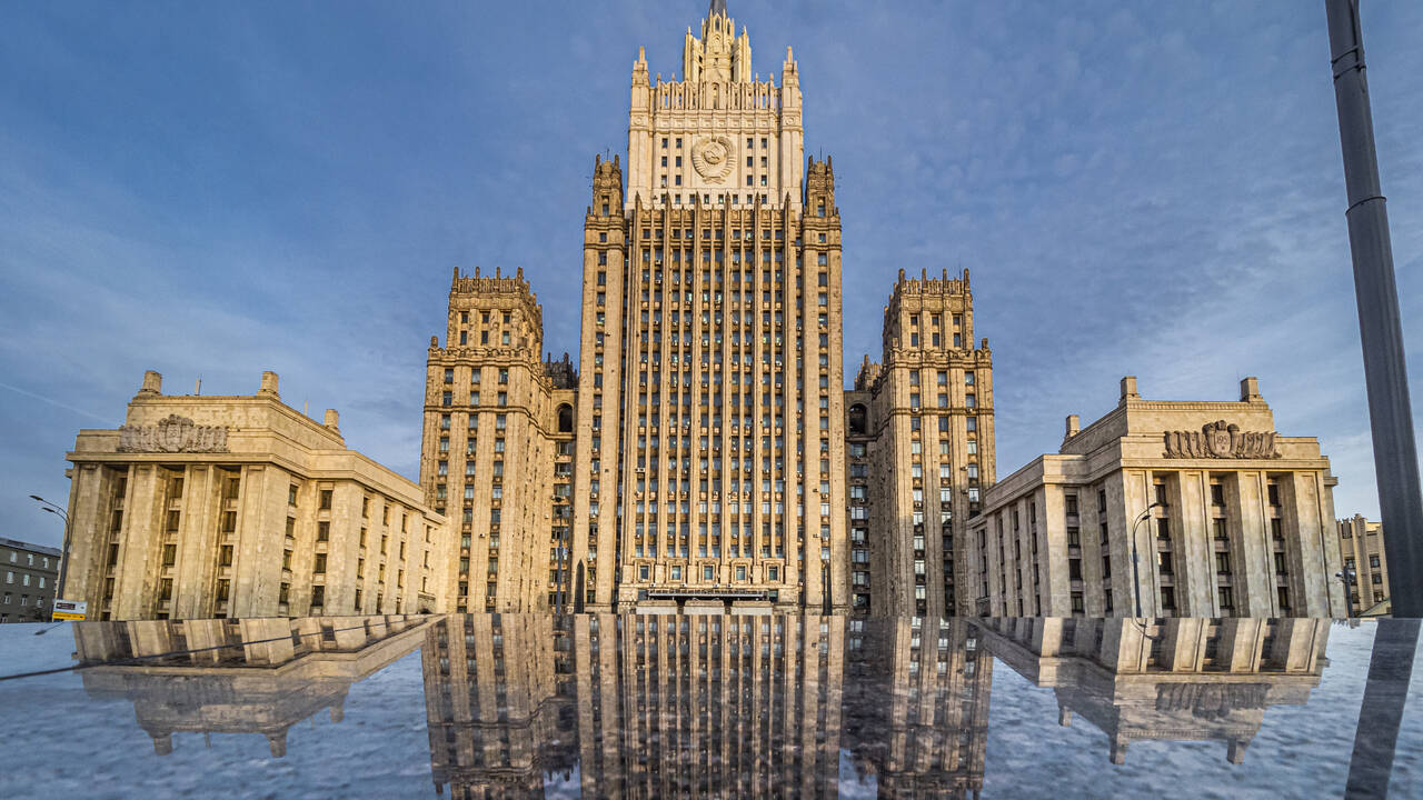 МИД пригрозил амбарным замком выславшим российских дипломатов странам