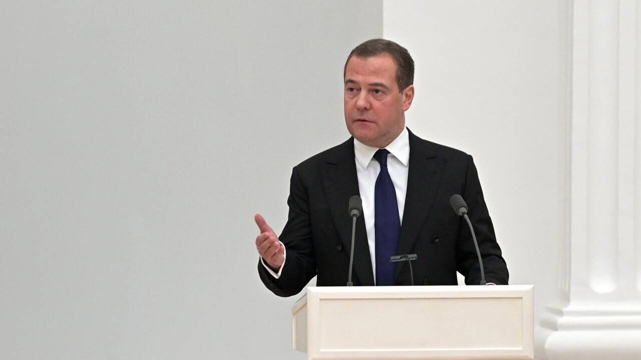 Медведев заявил об увеличении числа противников России
