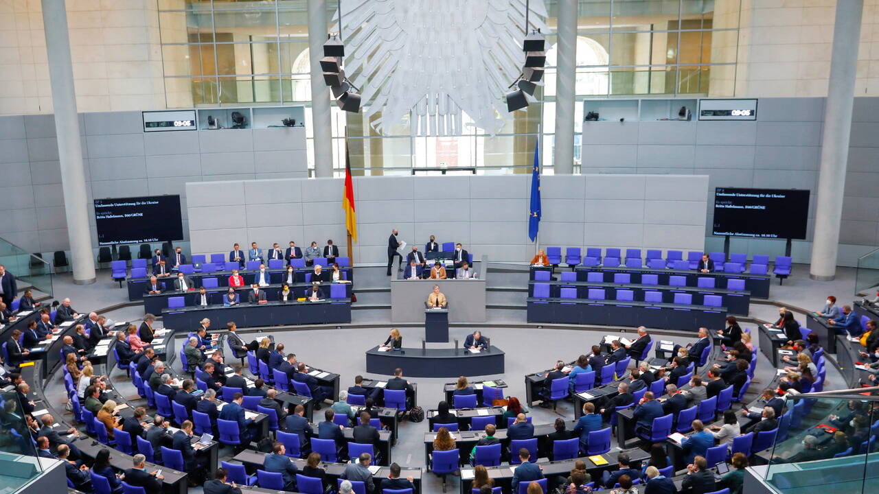 Бундестаг одобрил поставки тяжелого немецкого вооружения для Украины