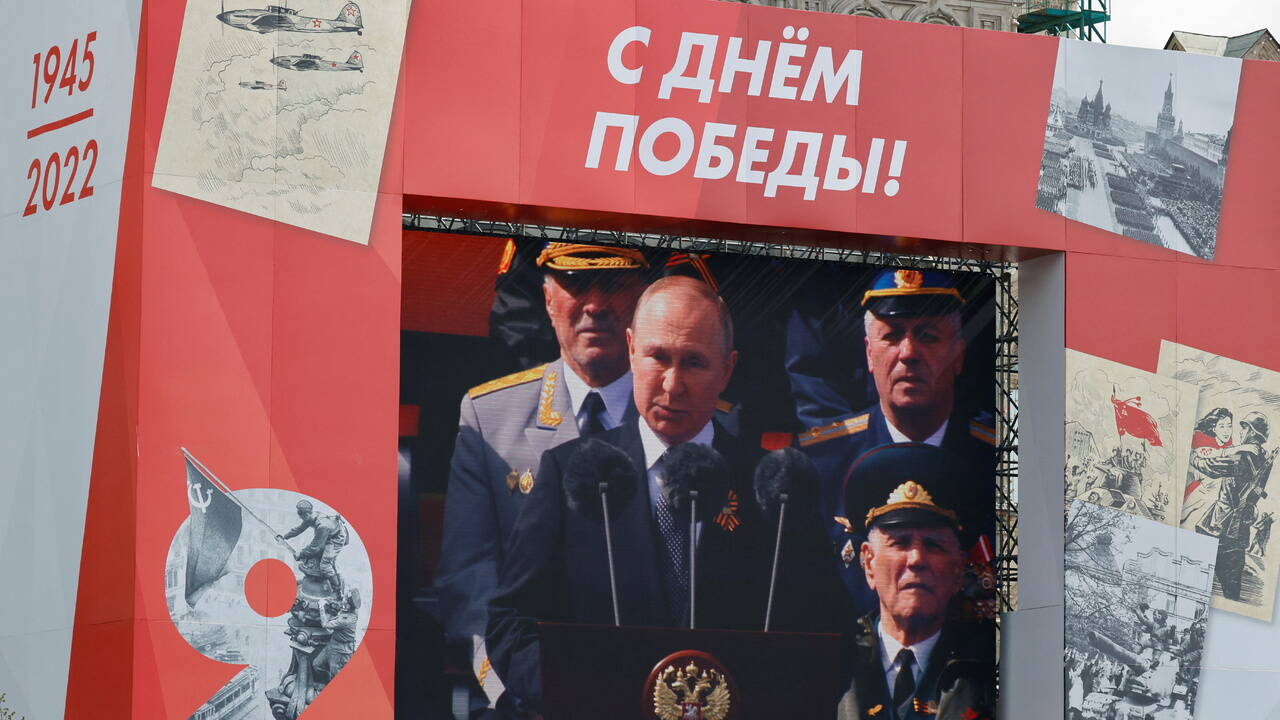 Путин обратился к парадным расчетам военных