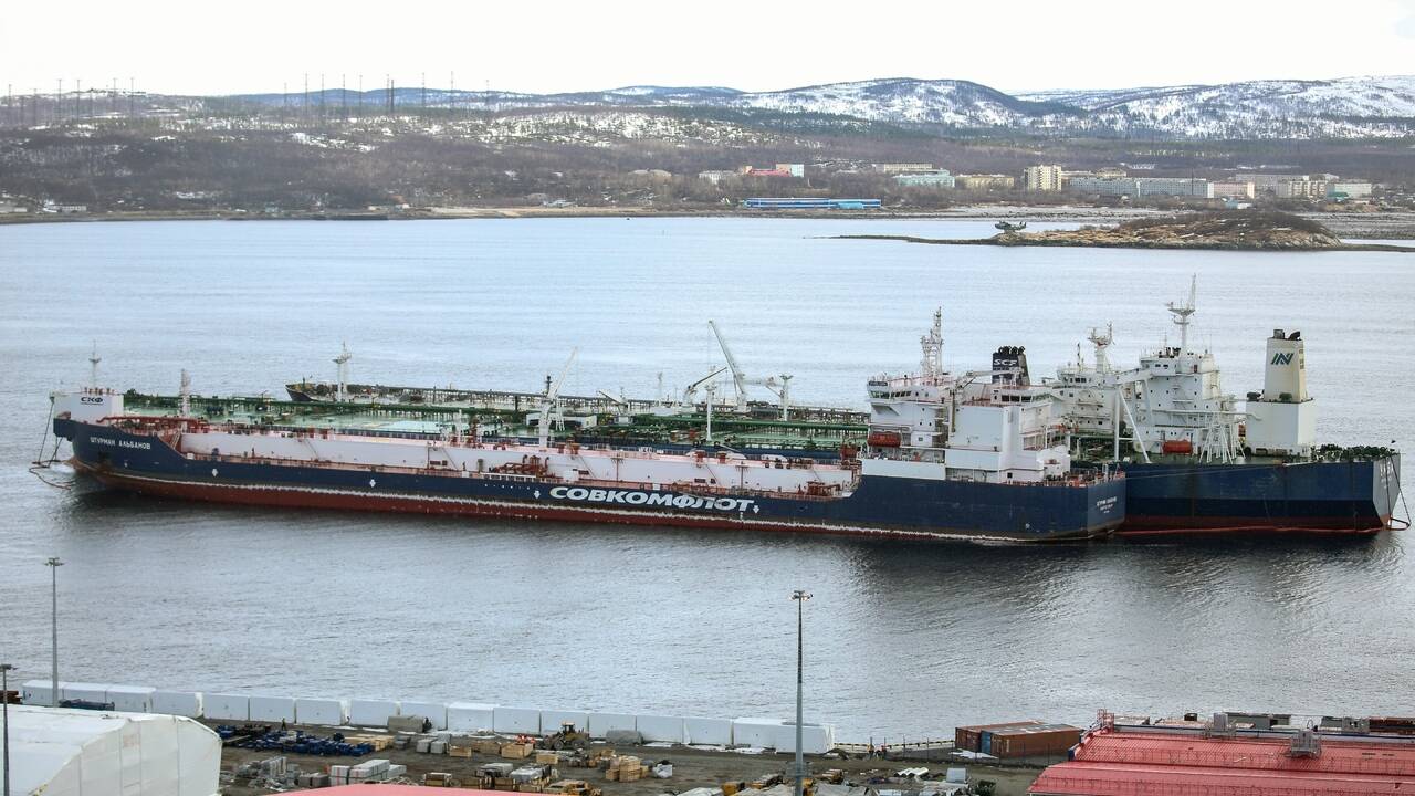 Крупнейшая судоходная компания России продала часть флота из-за долгов