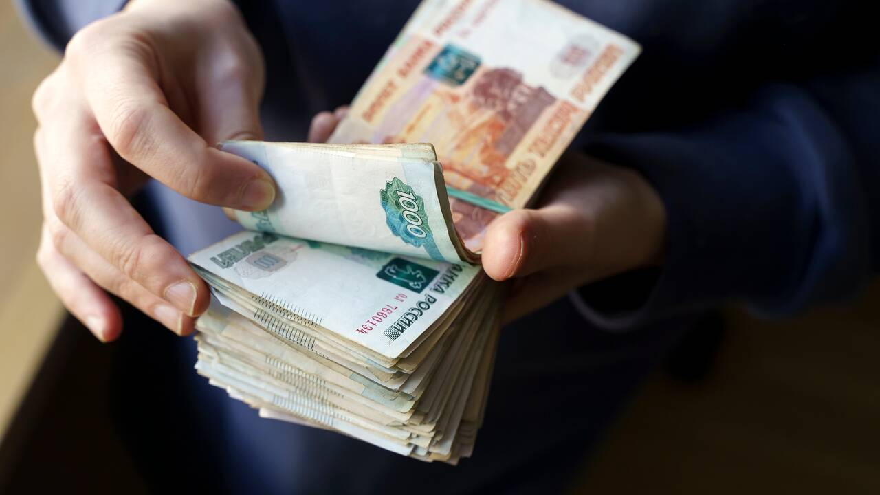 Жители Запорожья получат пенсии и зарплаты в рублях