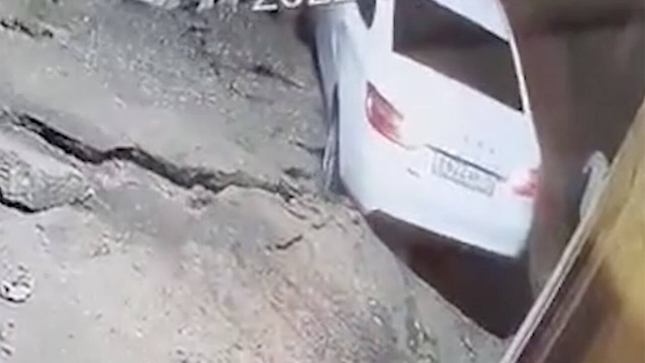В Дагестане провалилась машина и дом