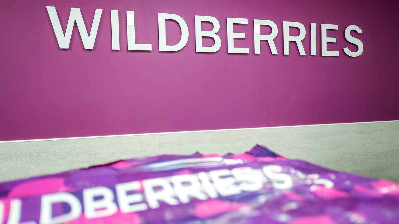 Работники Wildberries рассказали про справление нужды в бутылки на рабочем месте