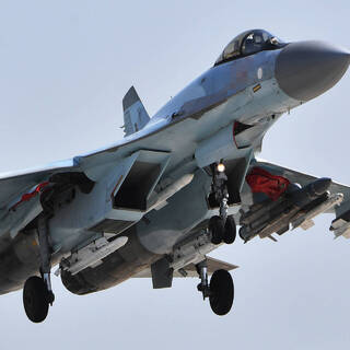 Минобороны рассказало о воздушном бое российского Су-35 против украинского Су-25