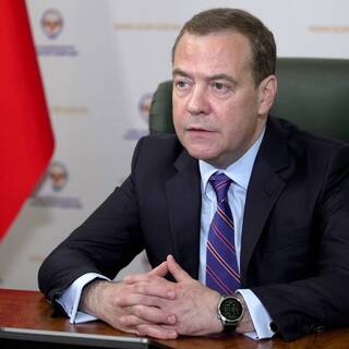 Медведев рассказал о зависти Запада России