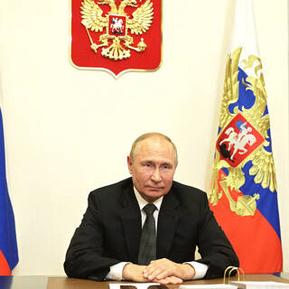 Путин порассуждал об укреплении позиций России
