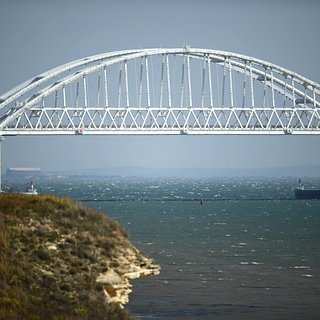 Глава Минтранса назвал сроки запуска движения автомобилей по Крымскому мосту