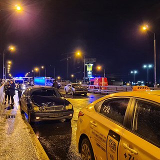 На западе Москвы не менее 70 машин попали в крупные ДТП