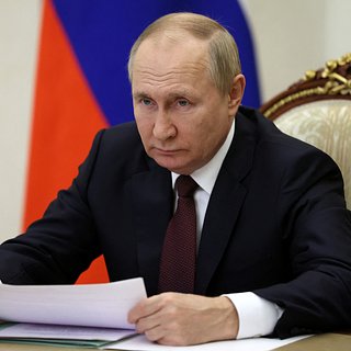 Путин заявил о подносящем фитиль к распаду России Западе