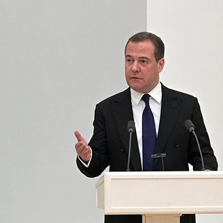 Медведев назвал паранойей заявления о возможном ядерном ударе России