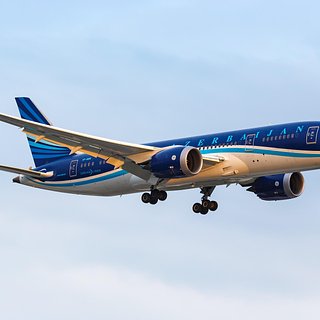 В Баку прибыл самолет с эвакуированными дипломатами из Ирана
