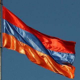 В Армении осудили обвинение Азербайджана в подрыве военного грузовика