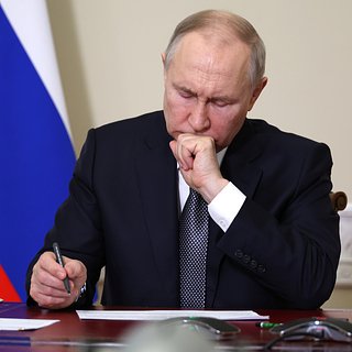 Песков пообещал уточнить место работы Путина после попытки атаки на Кремль