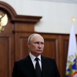 Путин поблагодарил вставших на пути у мятежников российских военнослужащих