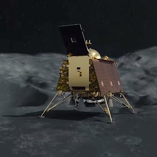 Индийский лунный аппарат установил контакт со станцией «Чандраян-2»