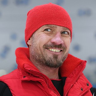 Роман Костомаров впервые вышел на лед после ампутации. Как отреагировали на его возвращение известные фигуристы?