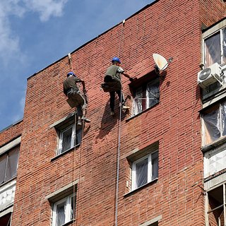 Власти пообещали восстановить поврежденный после атаки БПЛА дом в Курске