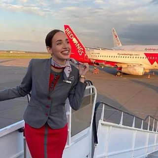 Фото российской стюардессы в униформе восхитило иностранцев