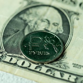 Экономист назвал «справедливый» курс рубля