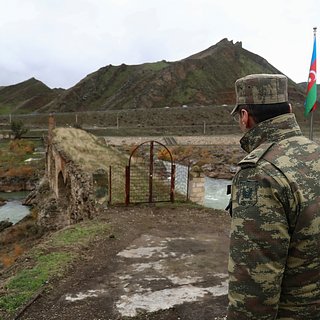 Минобороны Азербайджана сообщило о создании коридоров для эвакуации из Карабаха