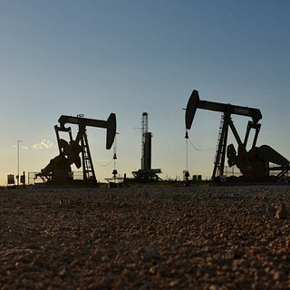 США ввели санкции против двух фирм за нарушение потолка цен на нефть