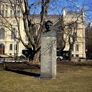 В Латвии решили снести памятник советскому академику Келдышу