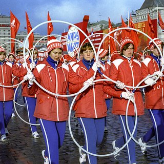Путин поддержал идею возродить проведение спортивных парадов на Красной площади