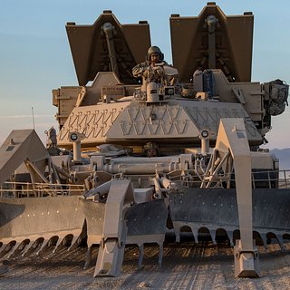 США тайно отдали ВСУ самую мощную машину для прорыва обороны. Как это «чудо-оружие» способно повлиять на ход конфликта?