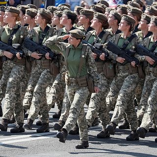 Стало известно число женщин-военнослужащих в украинской армии